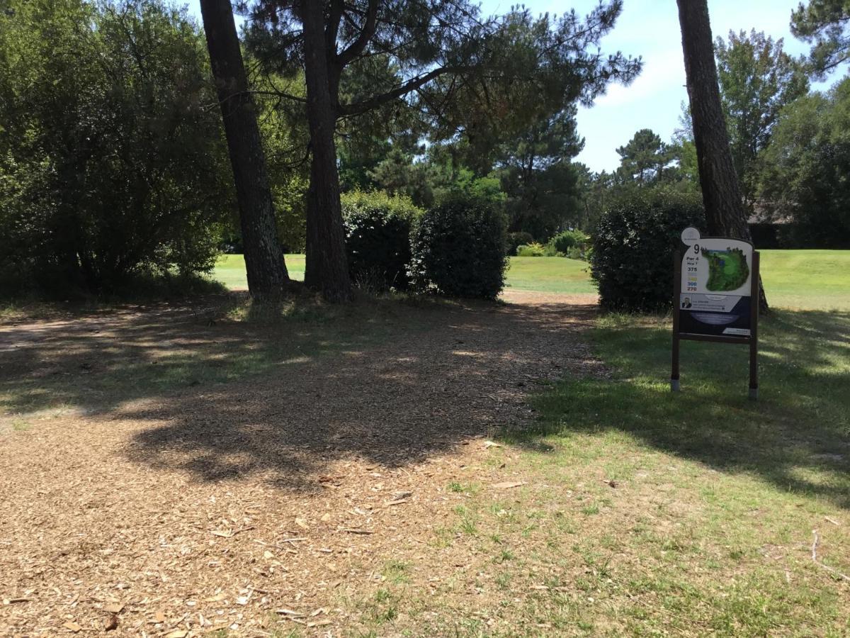 غوجان-ميستراس La Villa Du Golf - Chambre D Hotes المظهر الخارجي الصورة
