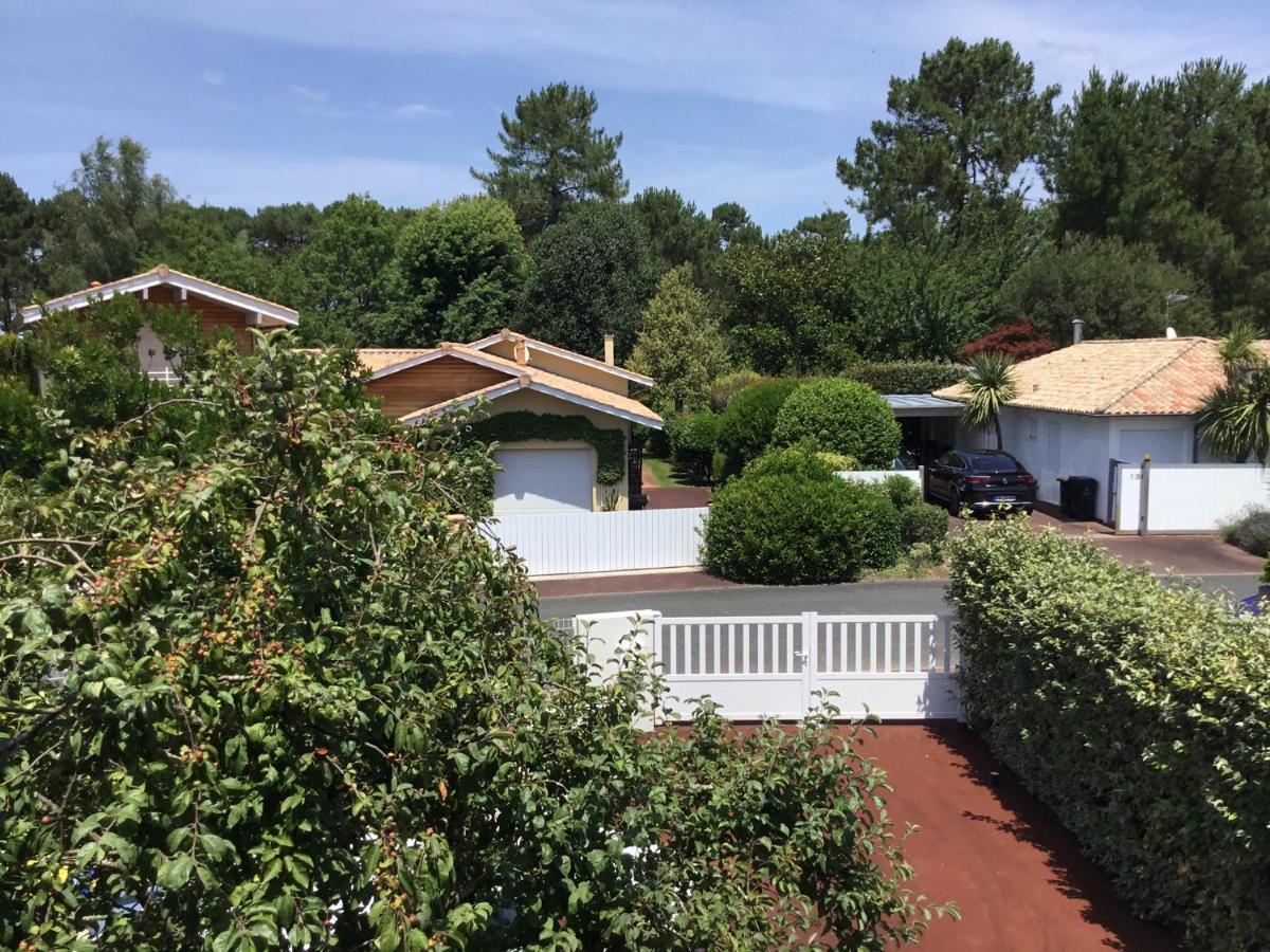 غوجان-ميستراس La Villa Du Golf - Chambre D Hotes المظهر الخارجي الصورة