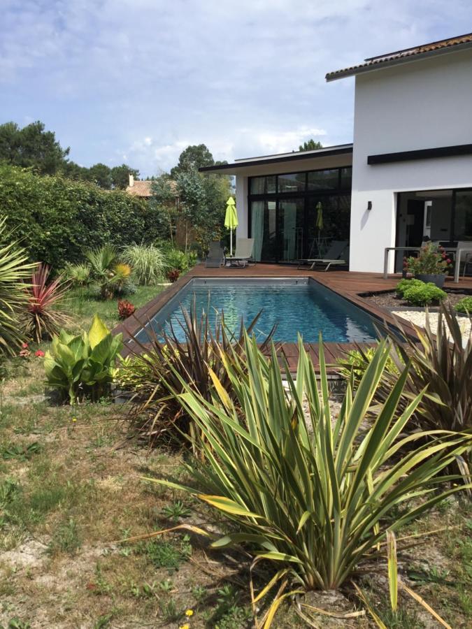 غوجان-ميستراس La Villa Du Golf - Chambre D Hotes المظهر الخارجي الصورة